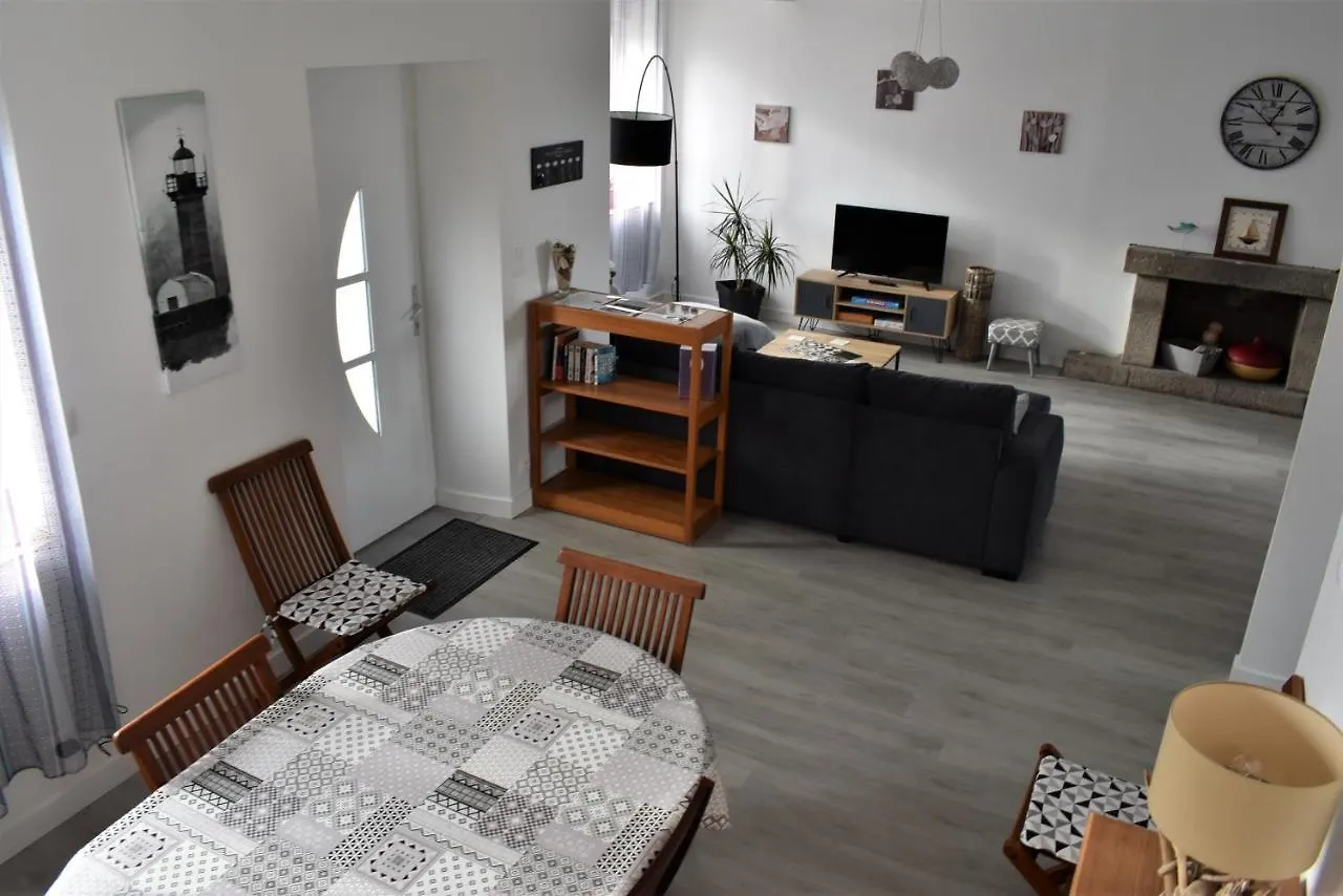 Holiday home Gite De La Roche - Grande Maison Bretonne Lannilis
